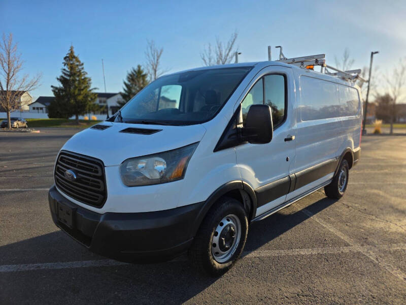 2015 Ford Transit Base's photo
