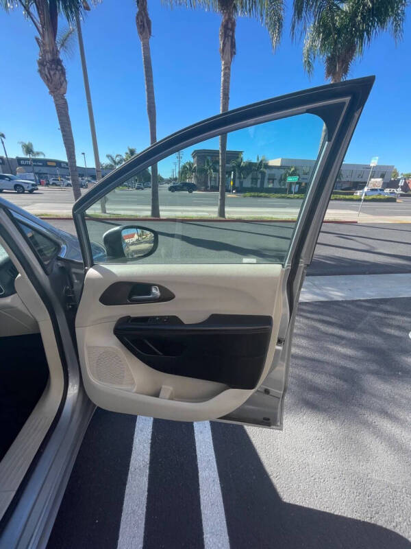2017 Chrysler Pacifica Touring