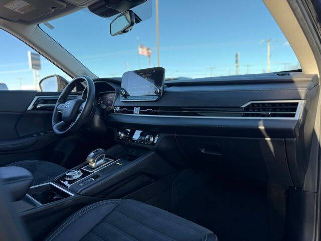 2023 Mitsubishi Outlander PHEV SE