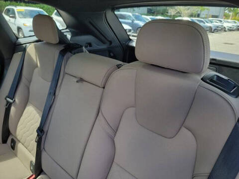 2026 Volvo XC60 B5 Core