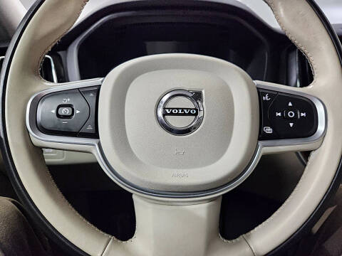 2021 Volvo XC60 T5 Momentum