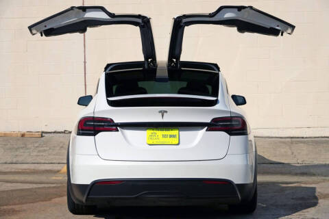 2023 Tesla Model X Standard Range