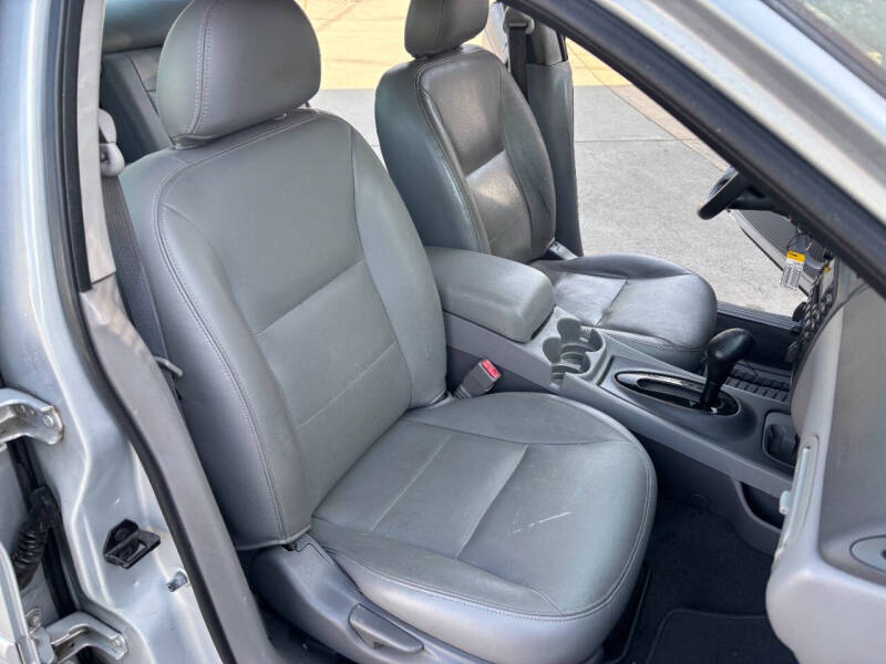 2004 Ford Taurus SES