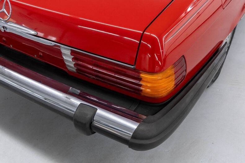 1987 Mercedes-Benz 560-Class 560 SL