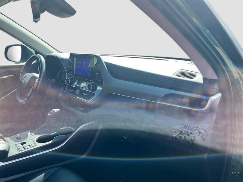 2023 Toyota Highlander Hybrid XLE