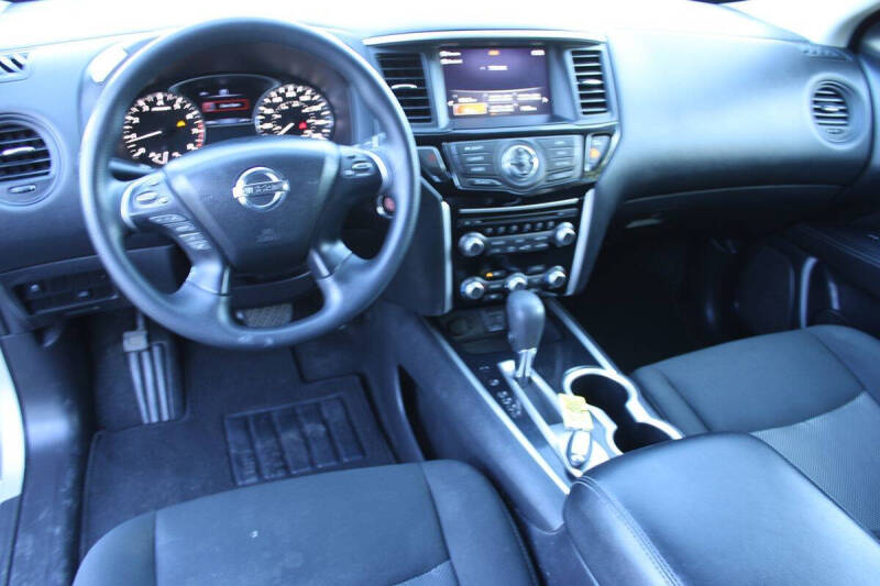 2020 Nissan Pathfinder S