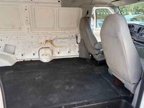 2004 Ford E-Series