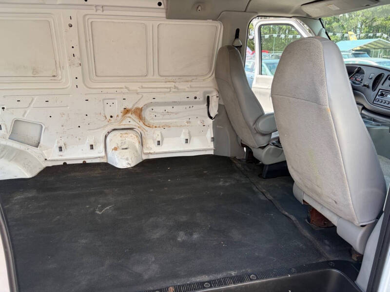 2004 Ford E-Series