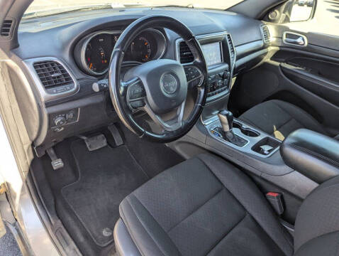 2020 Jeep Grand Cherokee Laredo