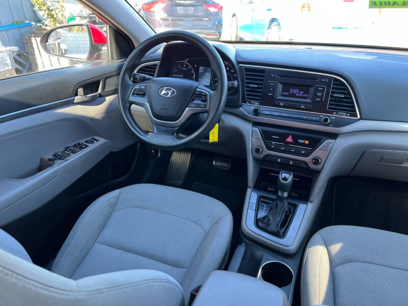 2017 Hyundai Elantra SE