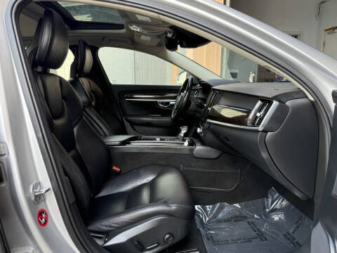 2017 Volvo S90 T5 Momentum