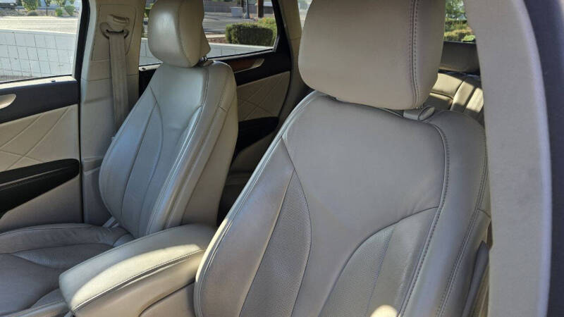 2019 Lincoln MKC Select