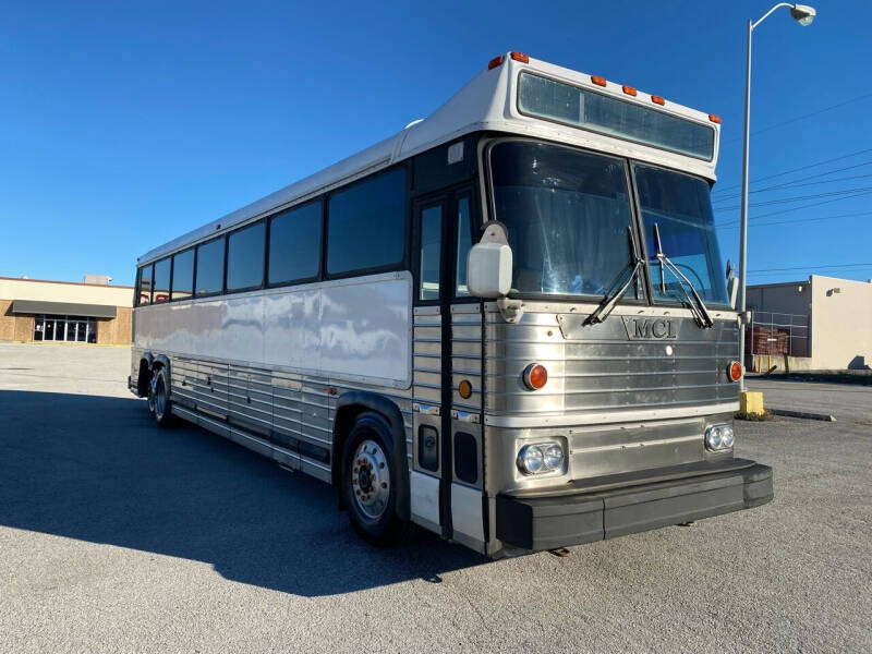 1987 MCI MC-9 Crusader II for sale at NORTH FLORIDA SALES CO in Jacksonville FL