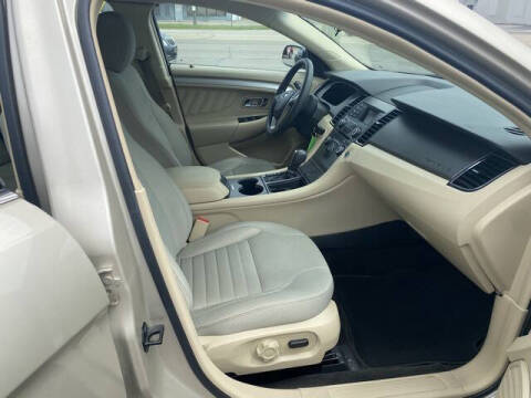 2018 Ford Taurus SE