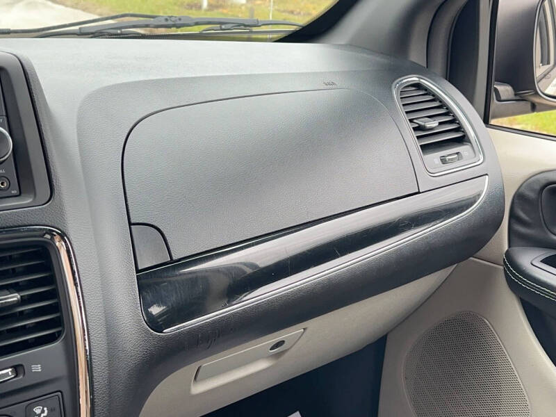 2015 Dodge Grand Caravan SE