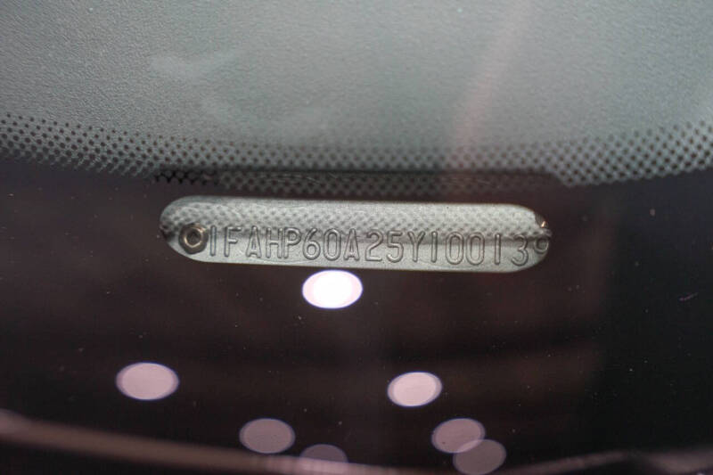 2005 Ford Thunderbird Deluxe