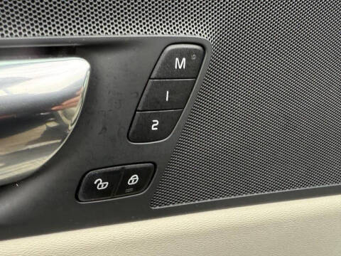 2019 Volvo XC60 T6 Momentum