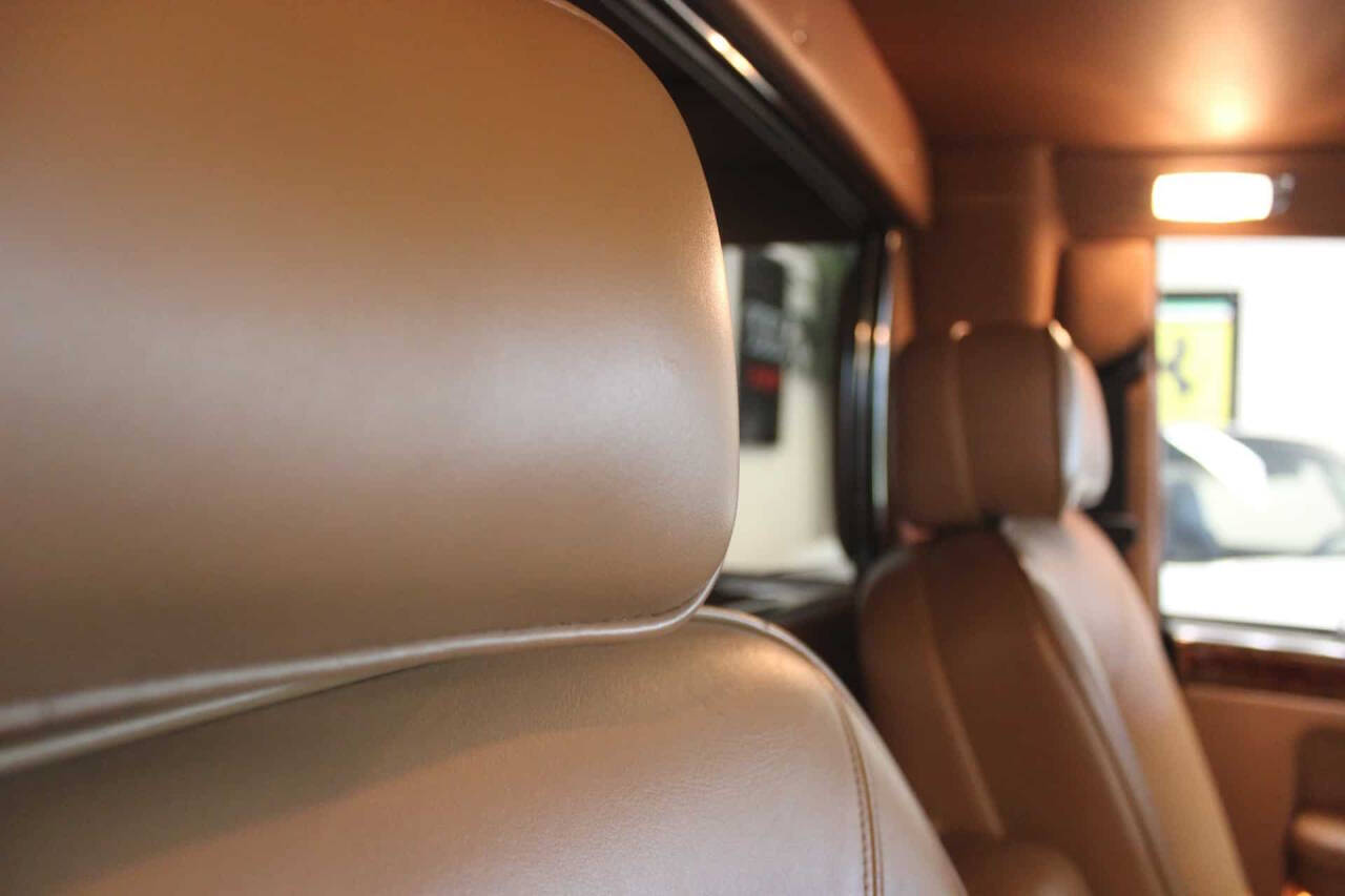 1993 Rolls-Royce Silver Spur II Touring Limousi 38