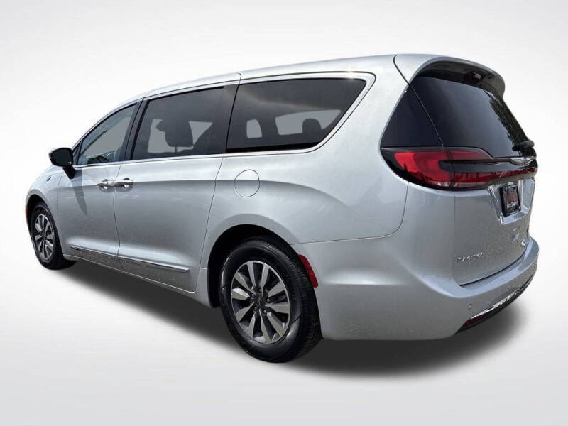 2023 Chrysler Pacifica Plug-In Hybrid Limited