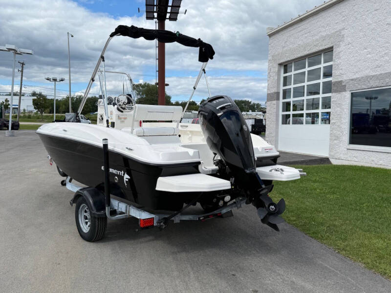 2016 Bayliner 18 Element