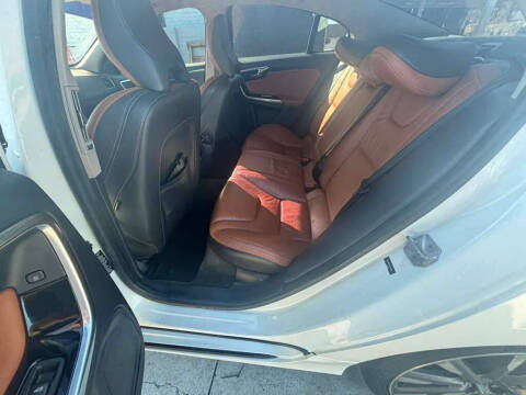 2015 Volvo S60 T6 Drive-E Platinum