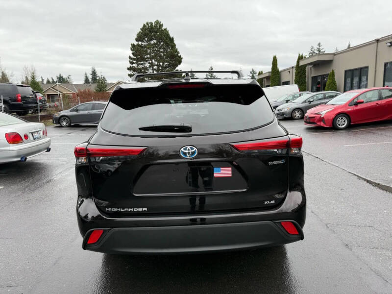 2022 Toyota Highlander Hybrid XLE