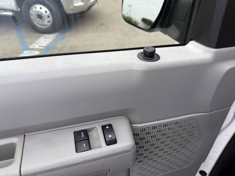 2013 Ford E-Series E-150