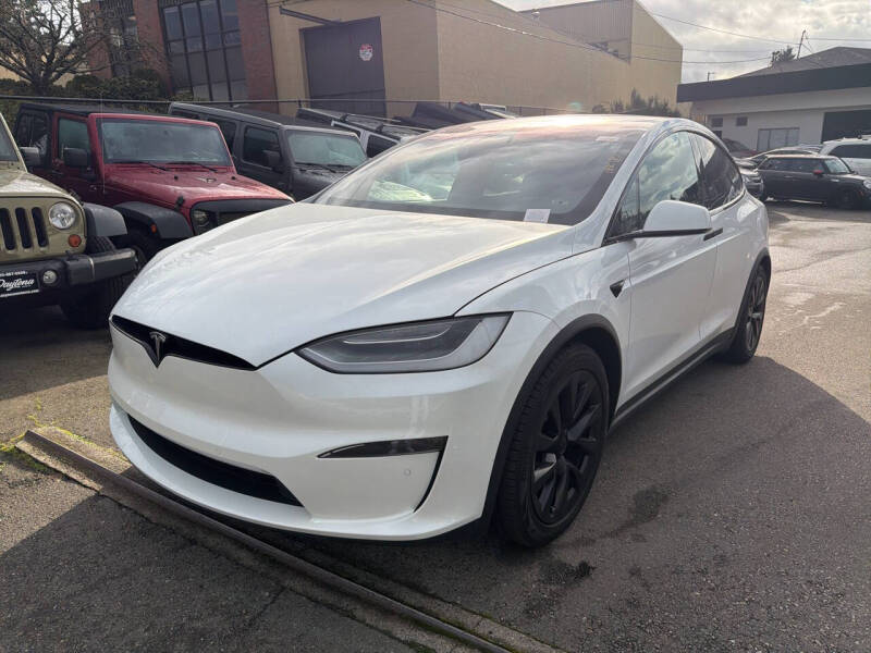 2022 Tesla Model X Long Range's photo