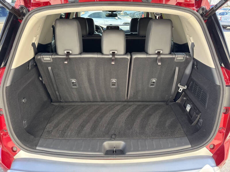 2022 Nissan Pathfinder SL