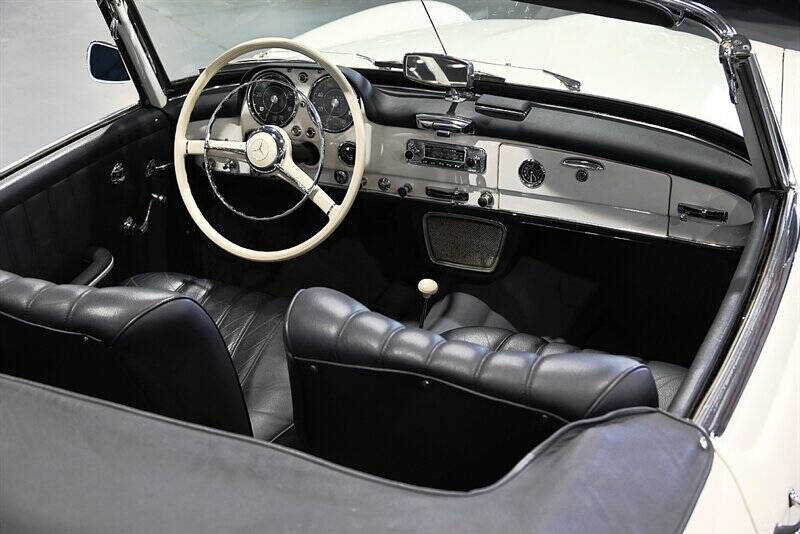 1961 Mercedes-Benz SL-Class 20