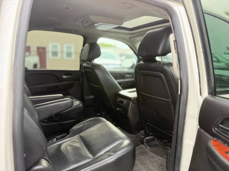 2014 Chevrolet Suburban LTZ