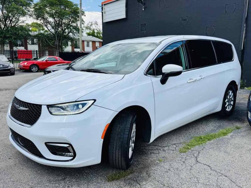 2023 Chrysler Pacifica Touring L