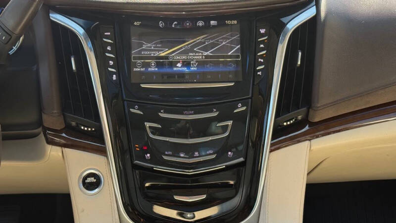 2017 Cadillac Escalade Luxury