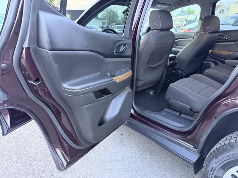 2017 GMC Acadia SLE-2