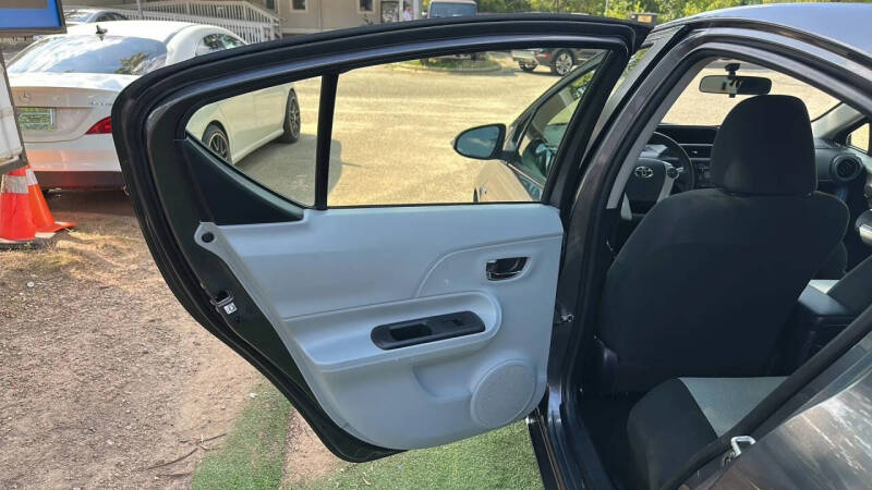 2013 Toyota Prius c