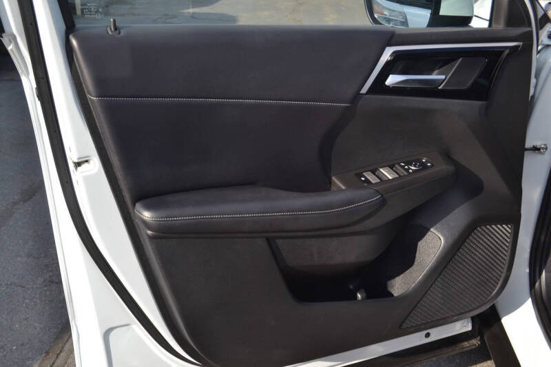 2023 Mitsubishi Outlander PHEV SE