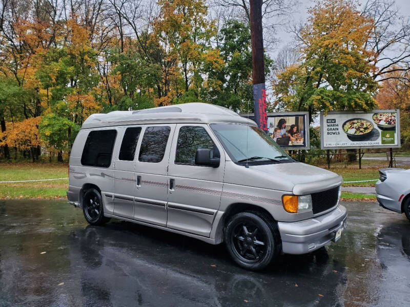2003 Ford E-Series Cargo for sale at R & R AUTO SALES in Poughkeepsie NY