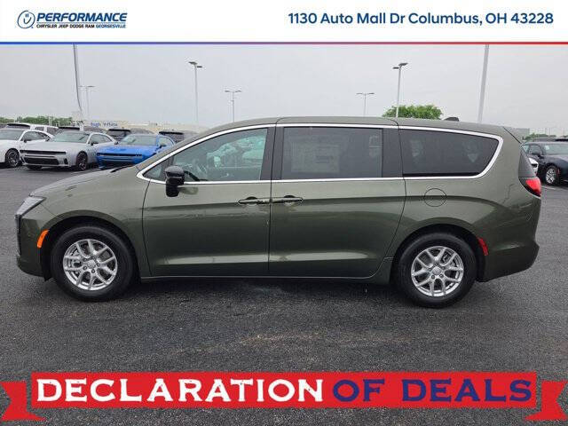 2027 Chrysler Pacifica Select