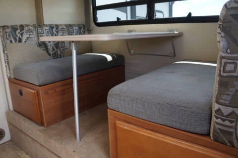 2008 Lance 992