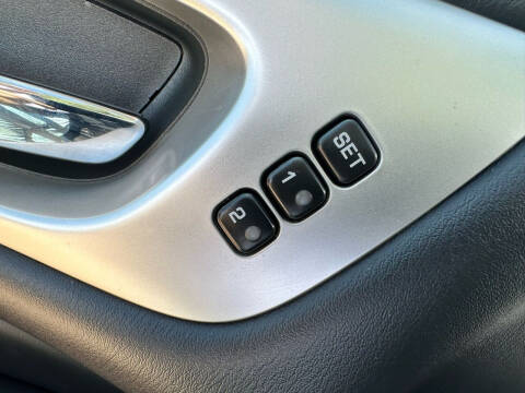 2017 Nissan Pathfinder SL