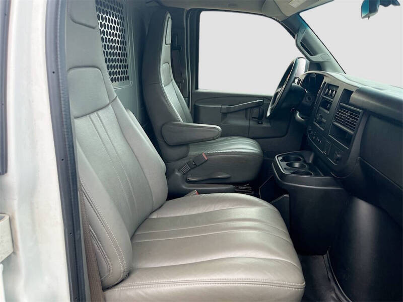 2024 GMC Savana 2500