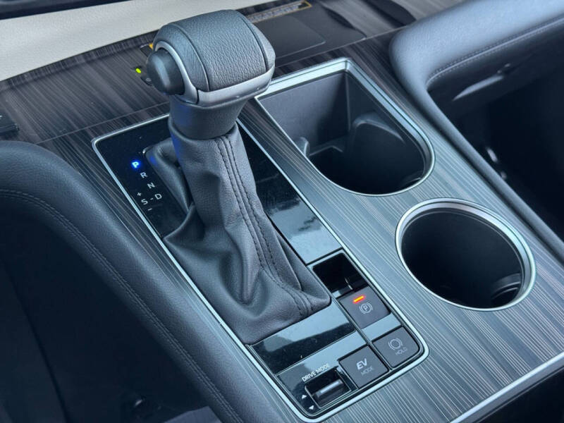 2024 Toyota Sienna Platinum 7-Passenger