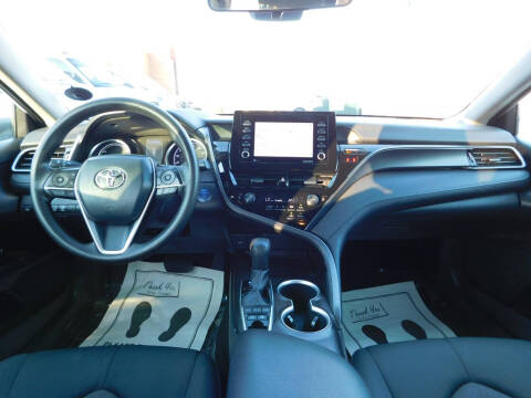 2022 Toyota Camry Hybrid LE