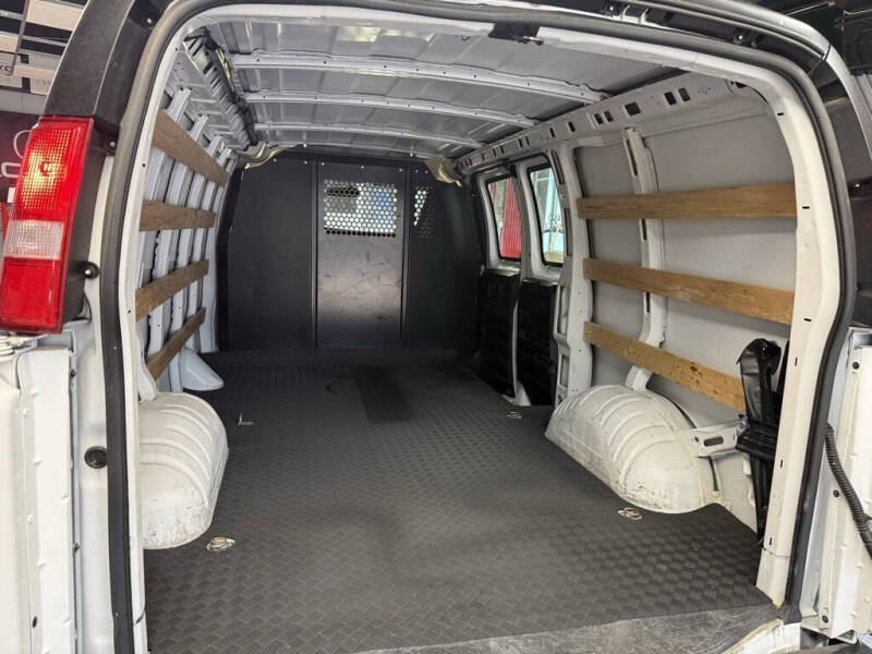 2024 GMC Savana 2500