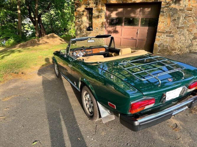 1982 FIAT 124 Spider