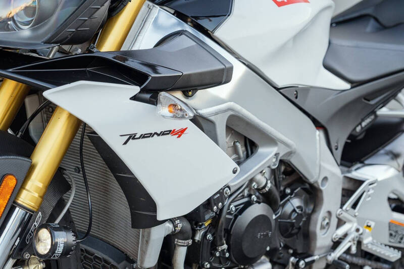 2015 Aprilia Tuono V4