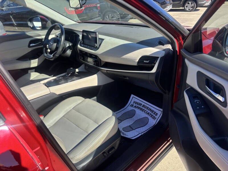 2023 Nissan Rogue SL