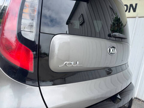 2016 Kia Soul +