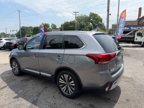 2020 Mitsubishi Outlander SE
