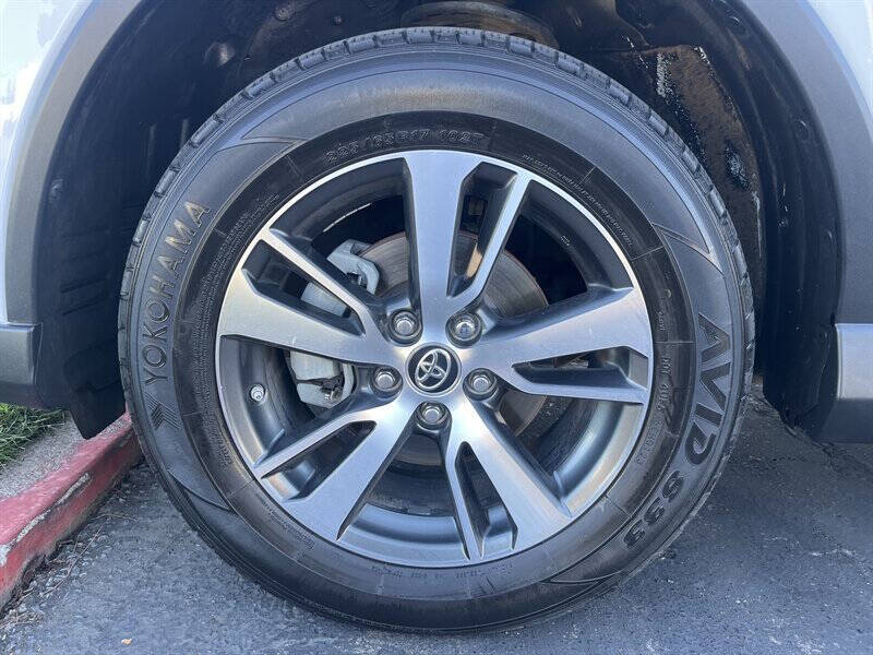 2017 Toyota RAV4 XLE